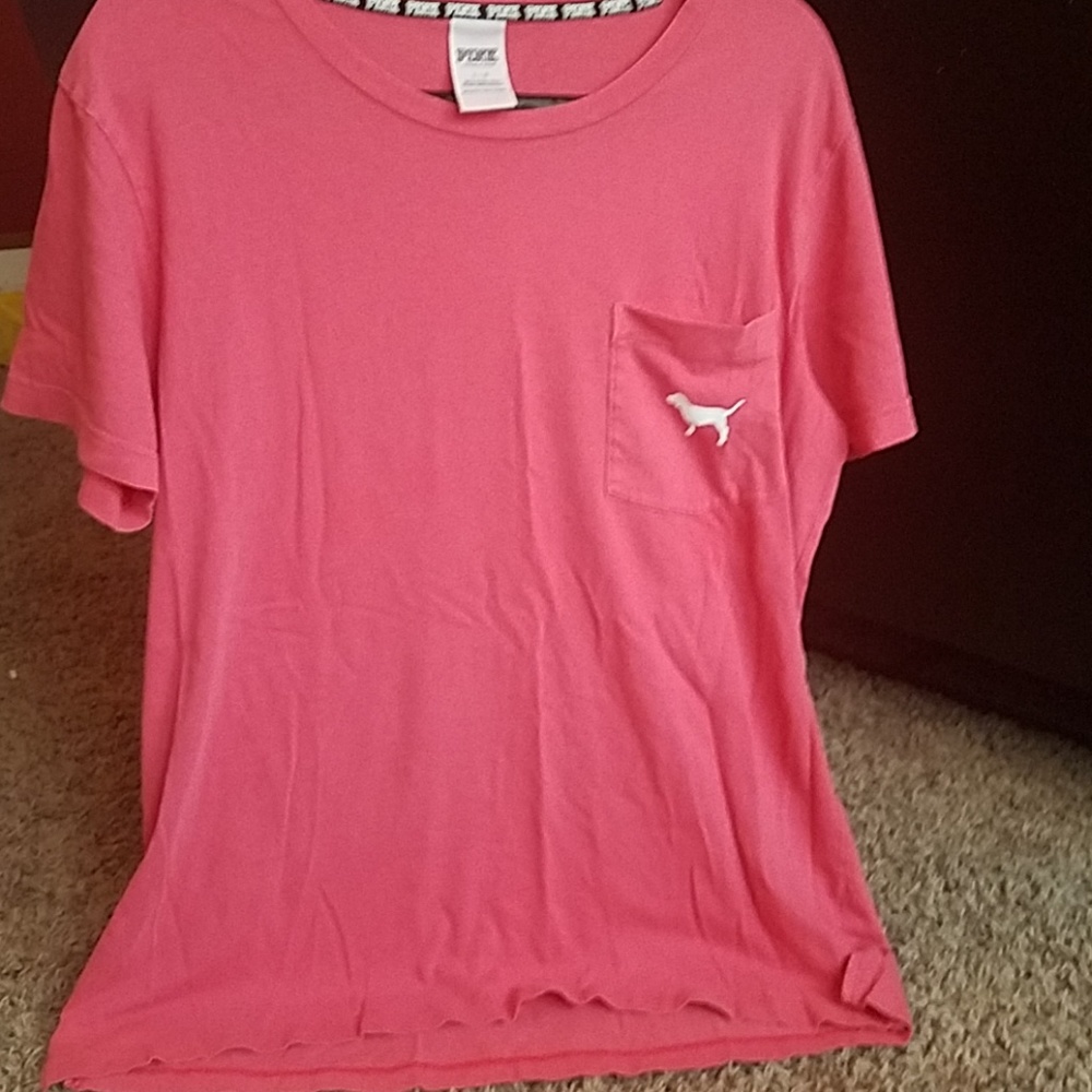 VS PINK Campus Tee. GUC